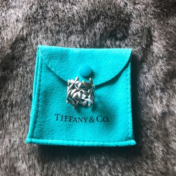 Paloma Picasso® Olive Leaf band ring in sterling silver. - Picture 3 of 9